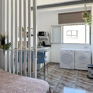 Privadas Cerca De La Playa Y Aeropuerto En Casa Compartida Con Otros Huespedes Hébergement de vacances